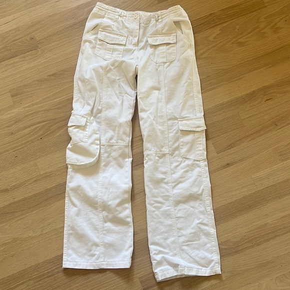 Brandy Melville white cargo pants / jeans - Picture 1 of 3